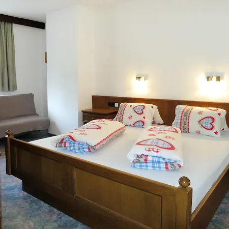 Haus Lore 301w Apartment *